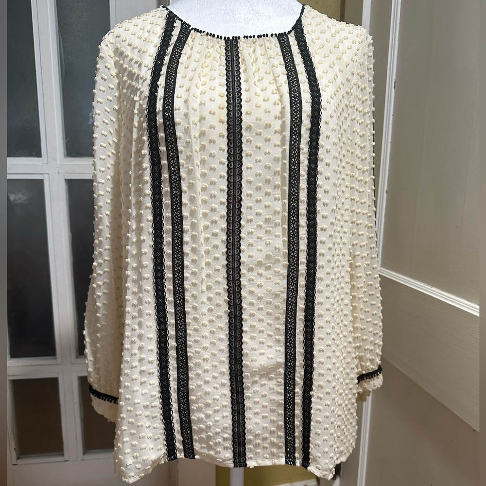 ✨ J.Crew Cream & Black Textured Silk Blouse ✨
